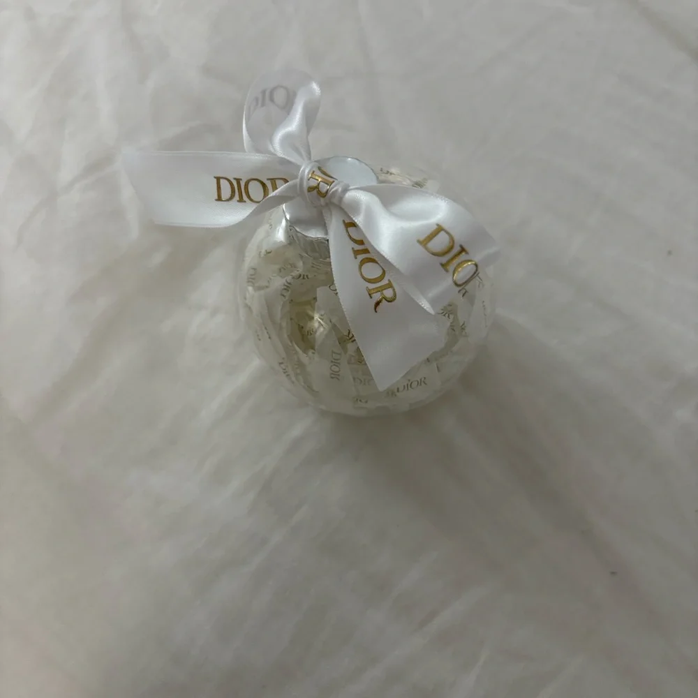 Dior Festive Ornament - Gold and White - Set of 14 - Picture 6 of 10